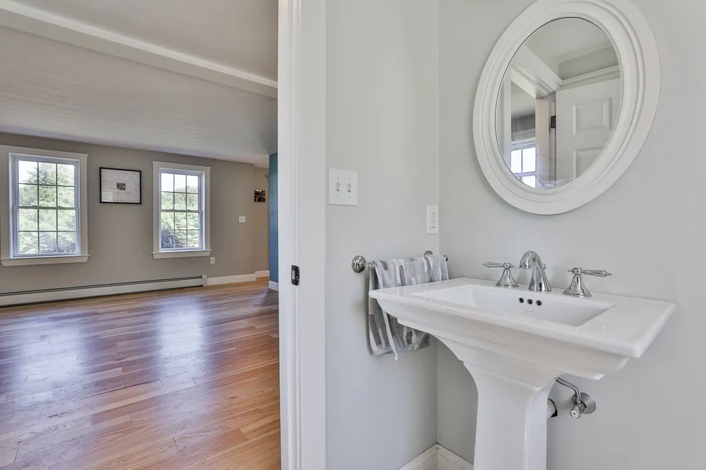 7 Harmony Road Deerfield NH 03037