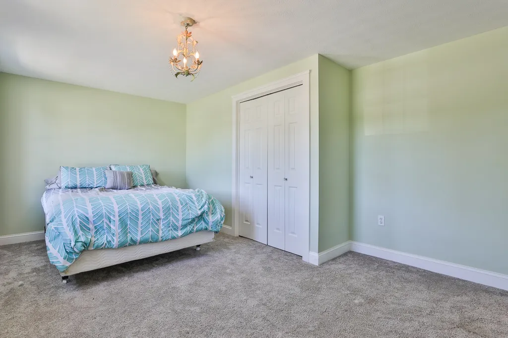 7 Harmony Road Deerfield NH 03037