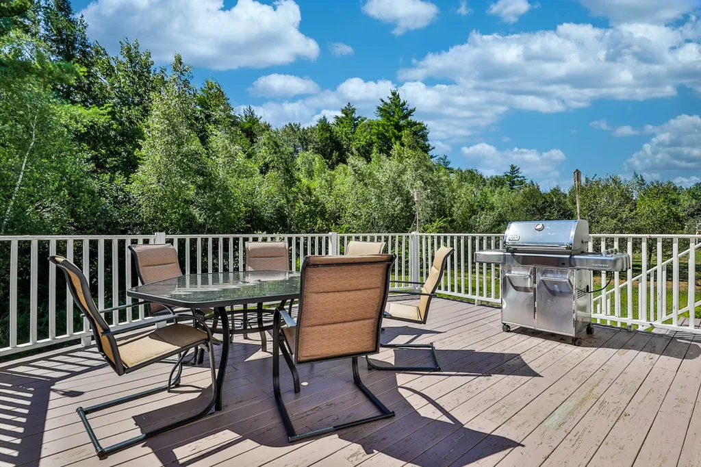 7 Harmony Road Deerfield NH 03037