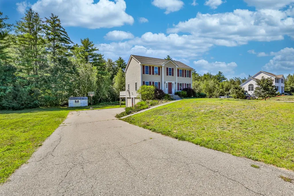7 Harmony Road Deerfield NH 03037