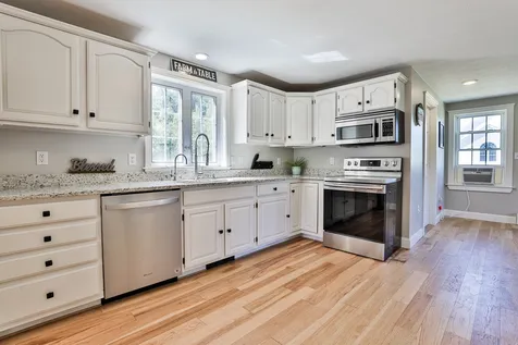 7 Harmony Road Deerfield NH 03037