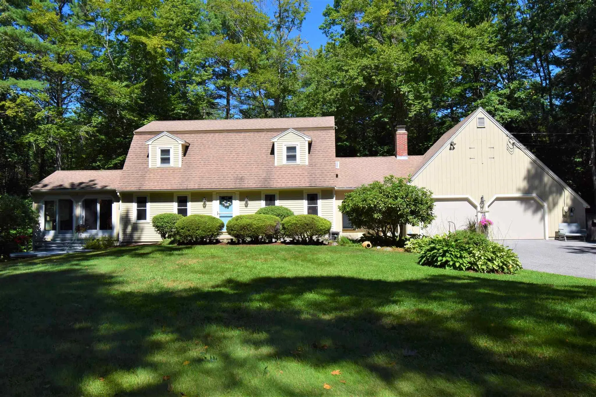 10 Ridgewood Drive Kingston NH 03848
