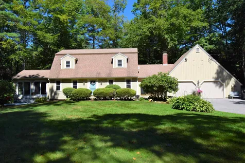 10 Ridgewood Drive Kingston NH 03848