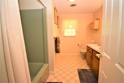 10 Ridgewood Drive Kingston NH 03848