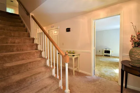 10 Ridgewood Drive Kingston NH 03848