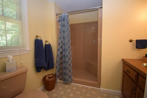 10 Ridgewood Drive Kingston NH 03848
