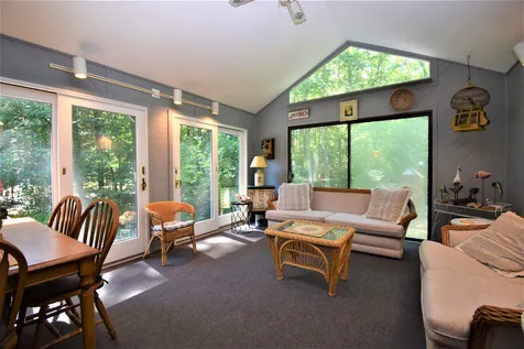 10 Ridgewood Drive Kingston NH 03848