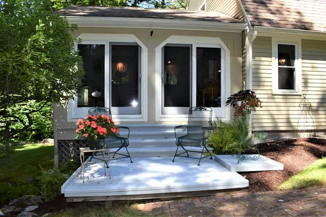 10 Ridgewood Drive Kingston NH 03848