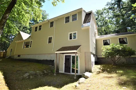 10 Ridgewood Drive Kingston NH 03848