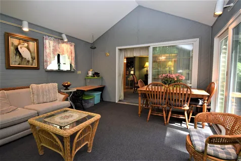 10 Ridgewood Drive Kingston NH 03848