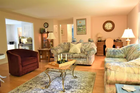 10 Ridgewood Drive Kingston NH 03848