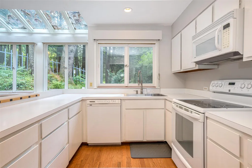 10 Pine Drive Hanover NH 03755