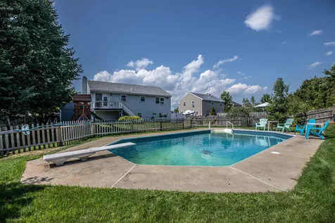 546 Brent Street Manchester NH 03103