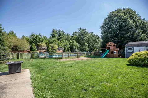 546 Brent Street Manchester NH 03103