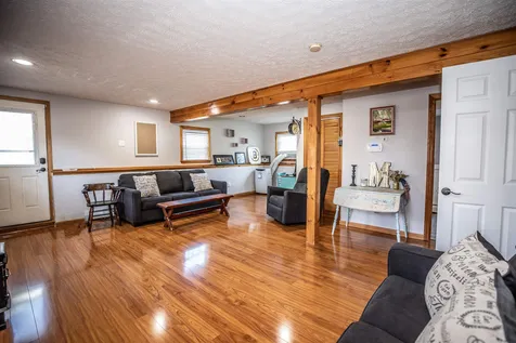 546 Brent Street Manchester NH 03103
