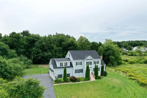 45 Maplevale Road East Kingston NH 03827