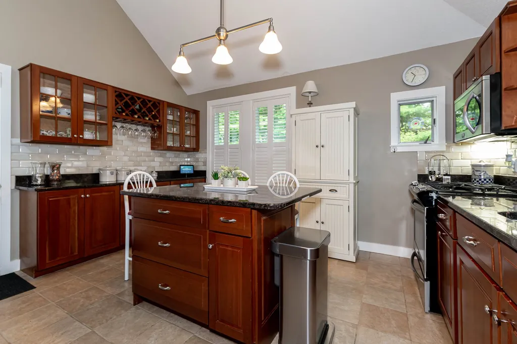 4 Green Heron Lane Nashua NH 03062