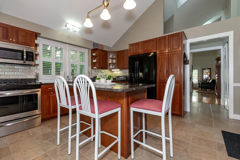 4 Green Heron Lane Nashua NH 03062
