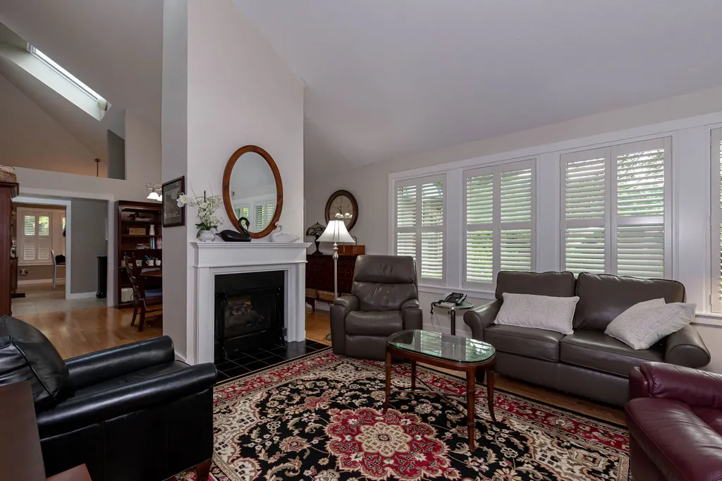 4 Green Heron Lane Nashua NH 03062