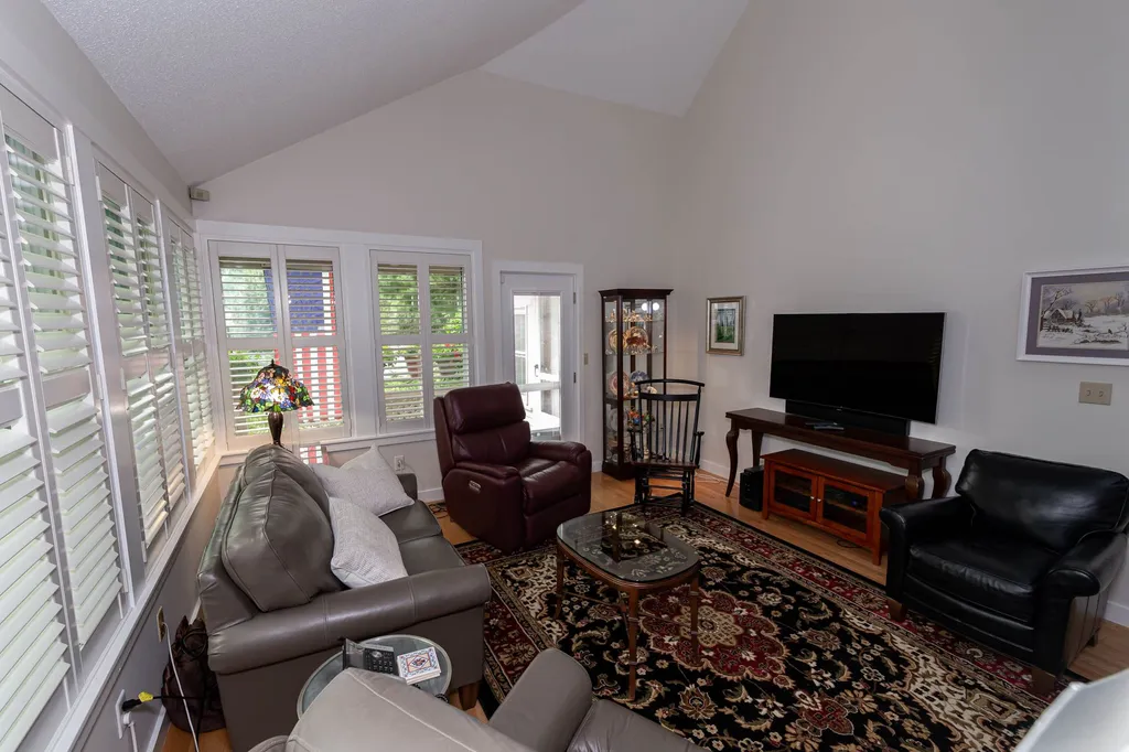 4 Green Heron Lane Nashua NH 03062