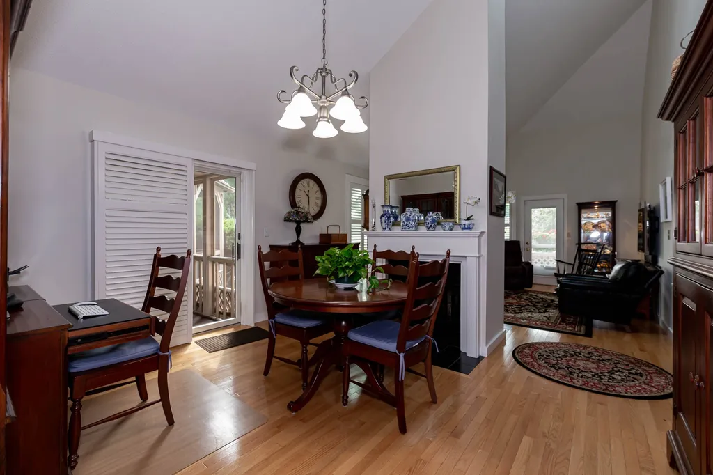 4 Green Heron Lane Nashua NH 03062