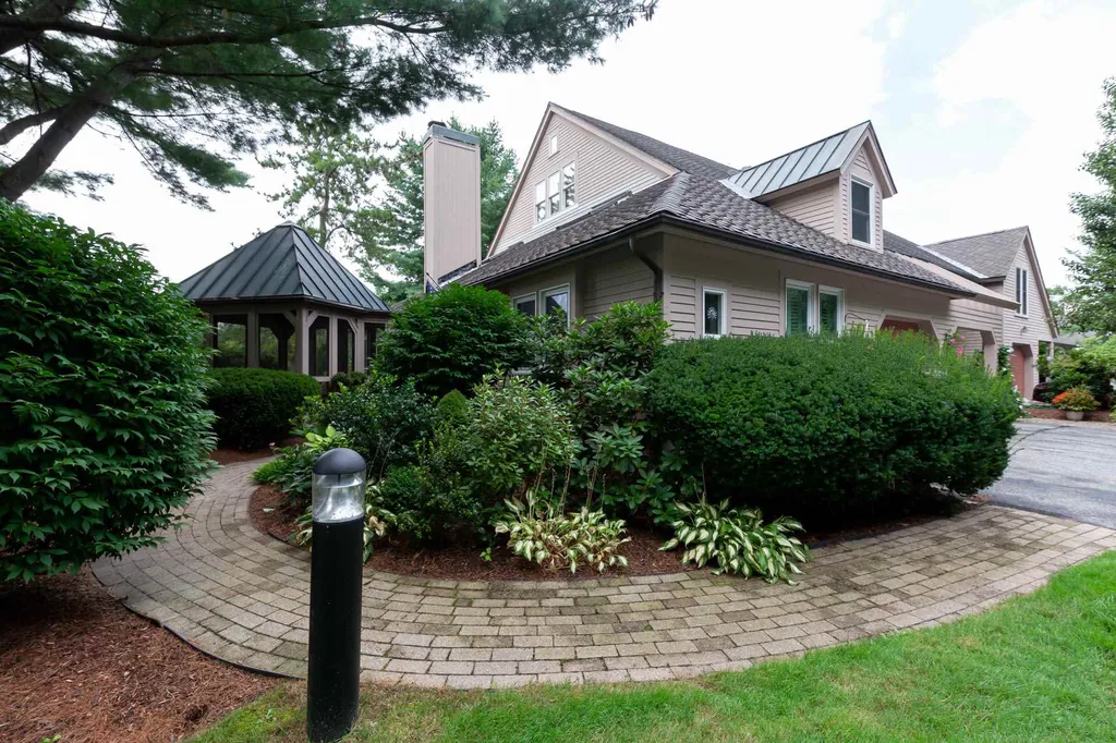 4 Green Heron Lane Nashua NH 03062