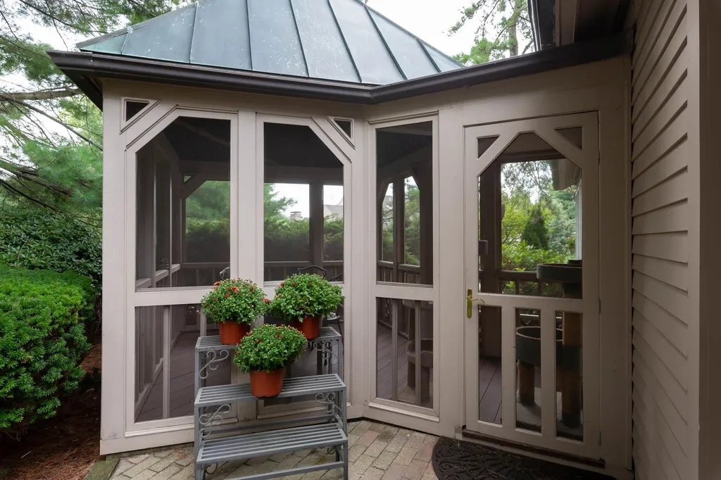 4 Green Heron Lane Nashua NH 03062