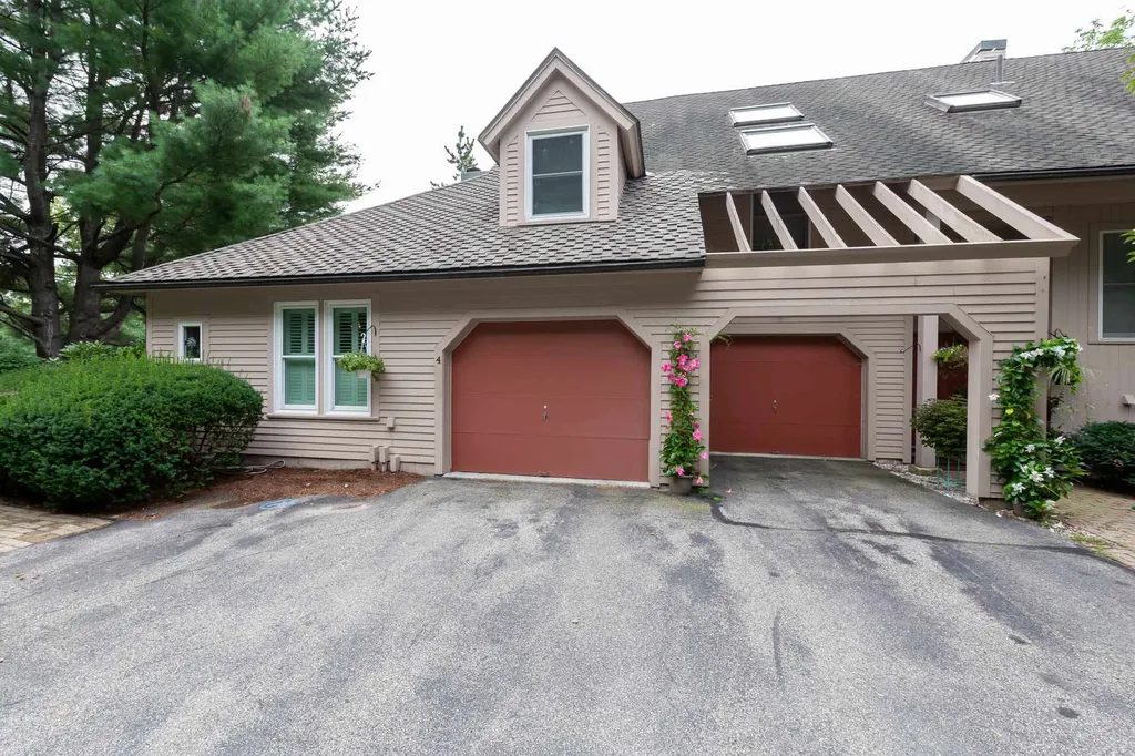 4 Green Heron Lane Nashua NH 03062