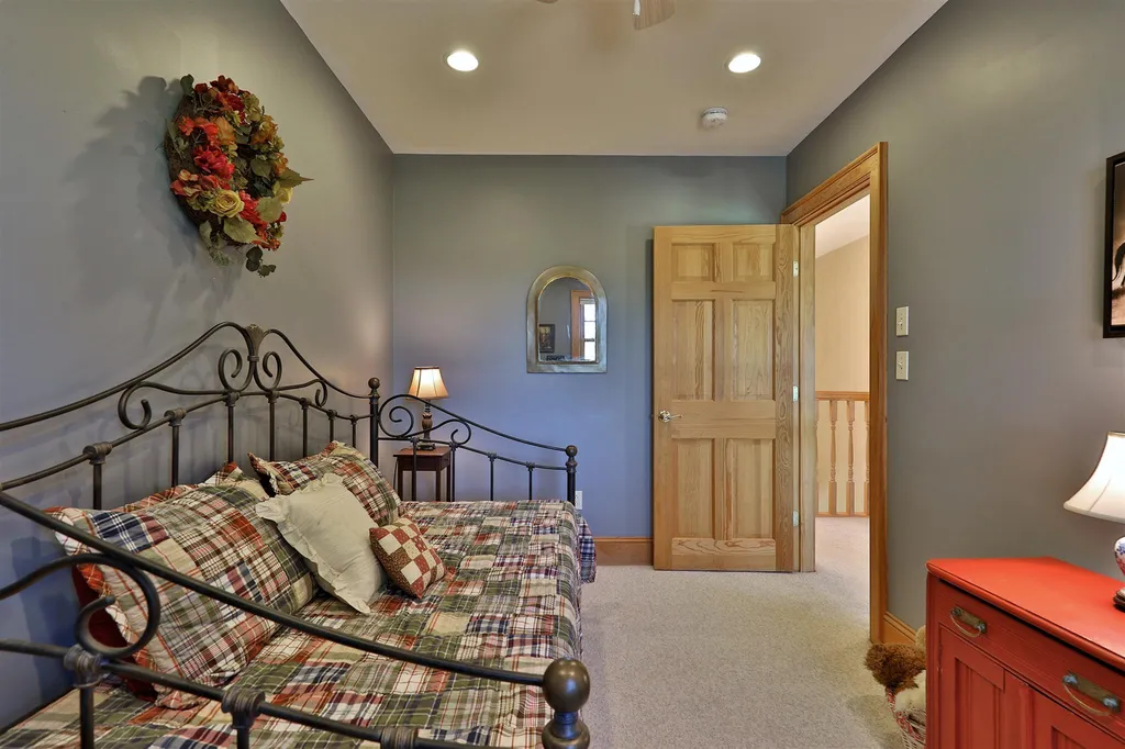 360 Bentley Drive Londonderry VT 05148