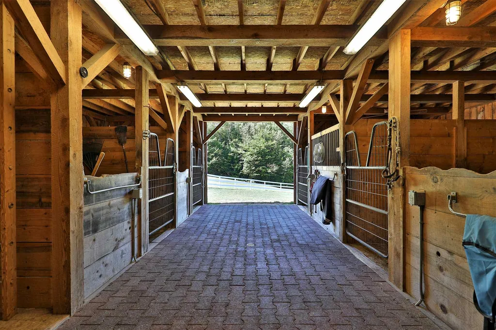 360 Bentley Drive Londonderry VT 05148