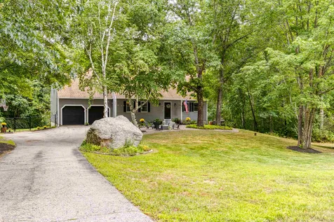 6 Mockingbird Lane Kingston NH 03848