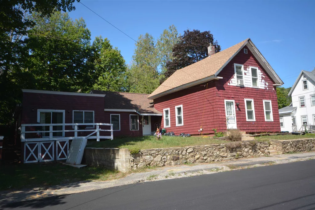 12 Cedar Street Tilton NH 03276