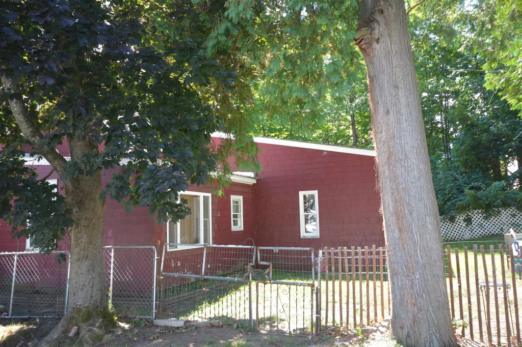 12 Cedar Street Tilton NH 03276