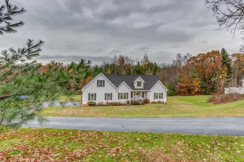 62 Ridge Road Nashua NH 03062