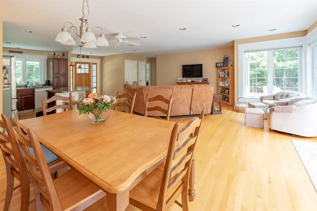 10 Louis Lane Lincoln NH 03251