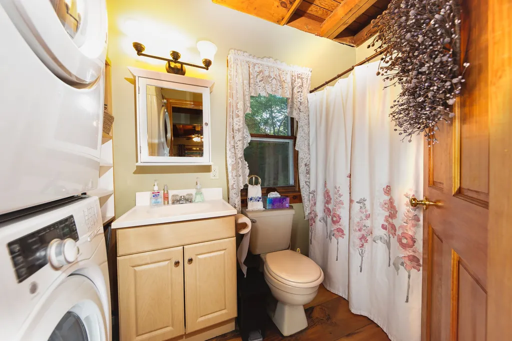 354 Lake Avenue Sunapee NH 03782