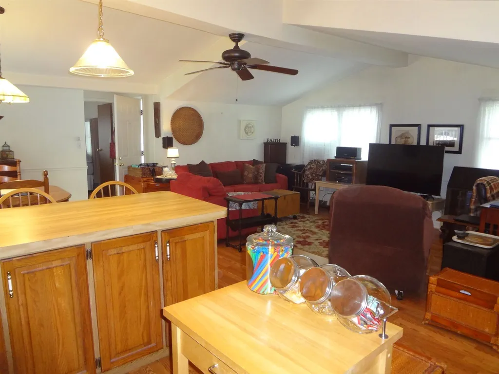 10 North Dewberry Lane Rochester NH 03867