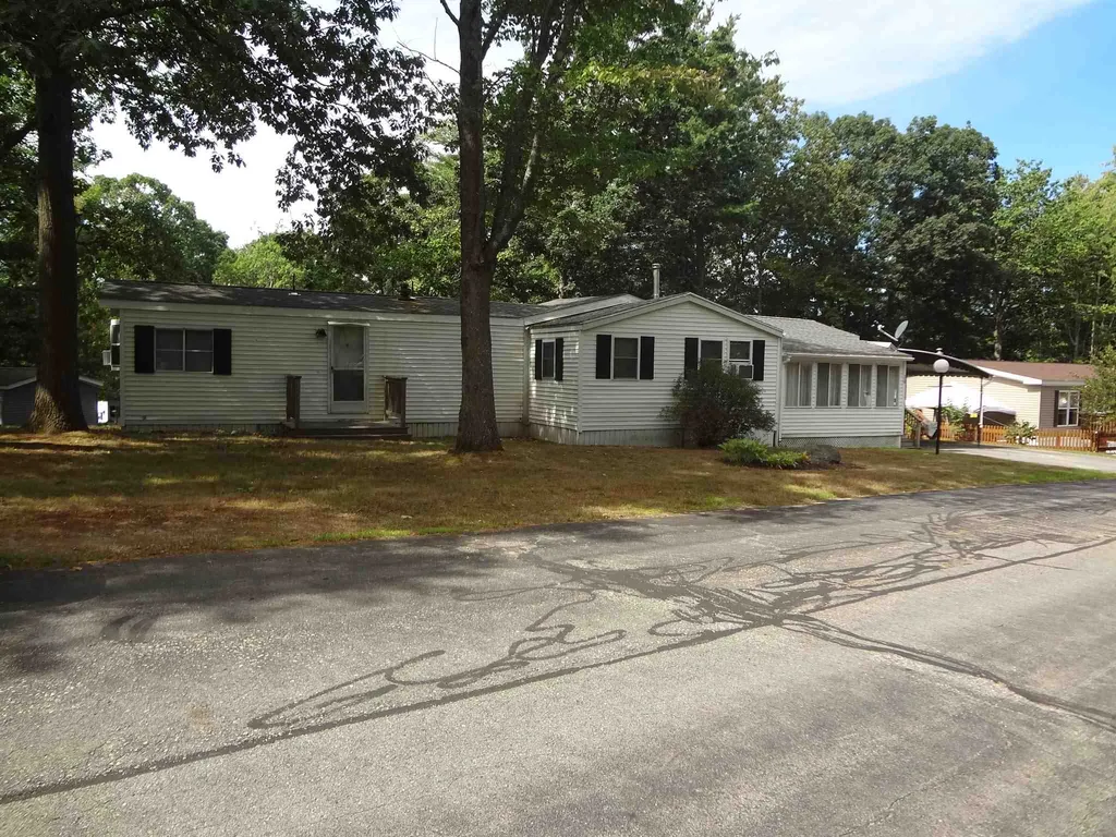 10 North Dewberry Lane Rochester NH 03867