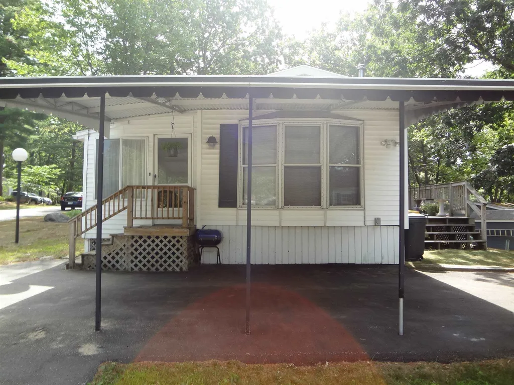 10 North Dewberry Lane Rochester NH 03867