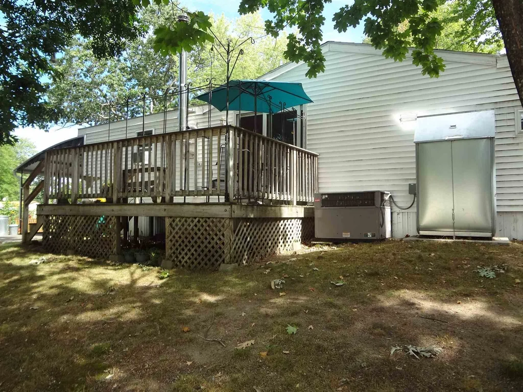 10 North Dewberry Lane Rochester NH 03867