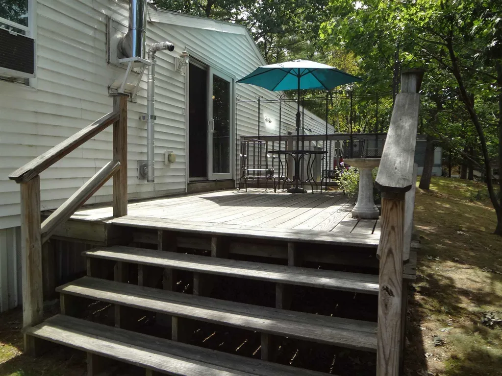 10 North Dewberry Lane Rochester NH 03867