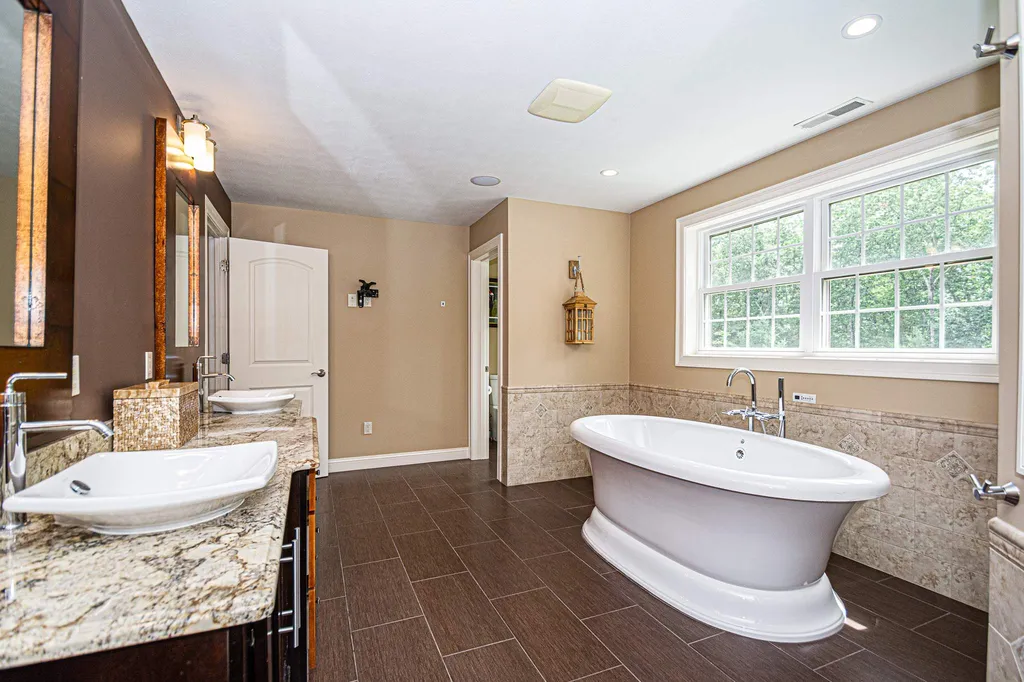 9 Buckhide Road Windham NH 03087