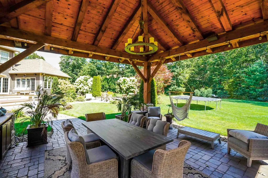 9 Buckhide Road Windham NH 03087