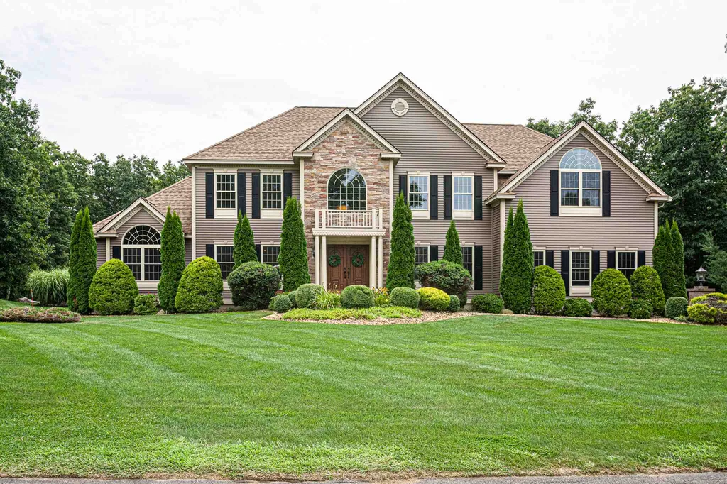 9 Buckhide Road Windham NH 03087