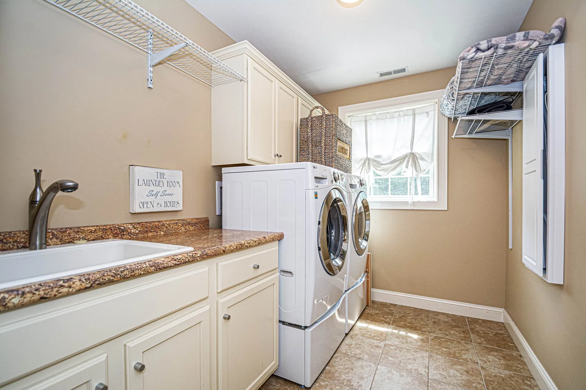 9 Buckhide Road Windham NH 03087