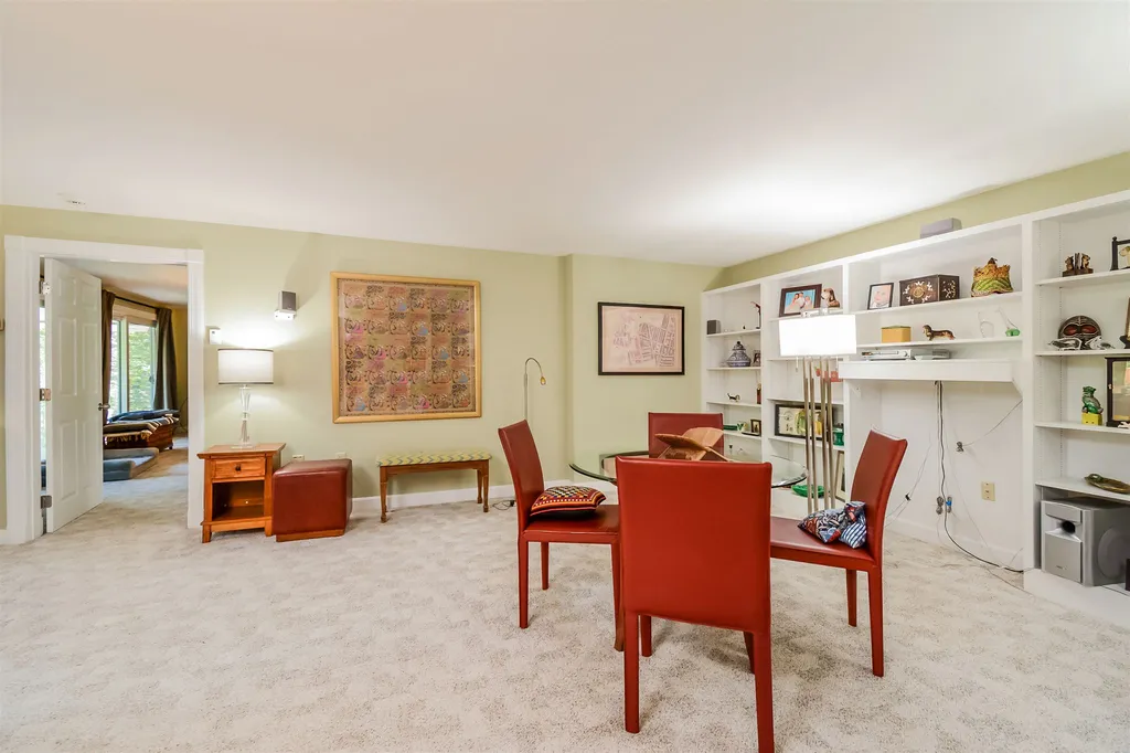 66 Kings Pine Road Wolfeboro NH 03894