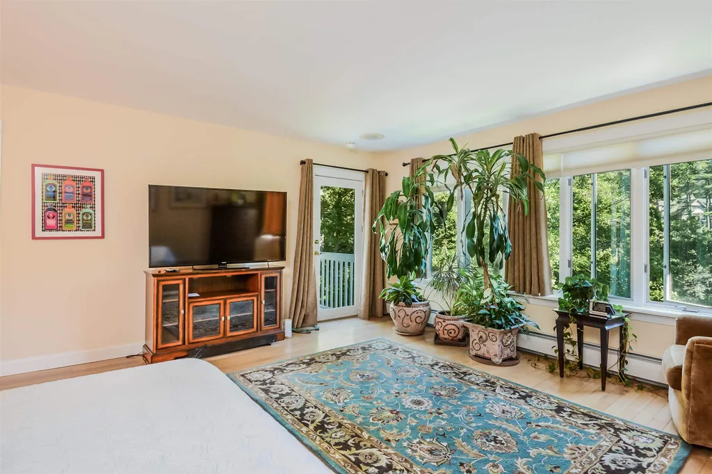 66 Kings Pine Road Wolfeboro NH 03894