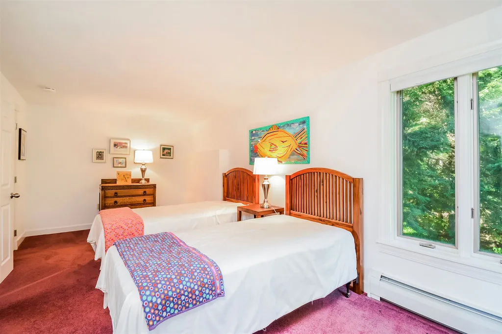 66 Kings Pine Road Wolfeboro NH 03894