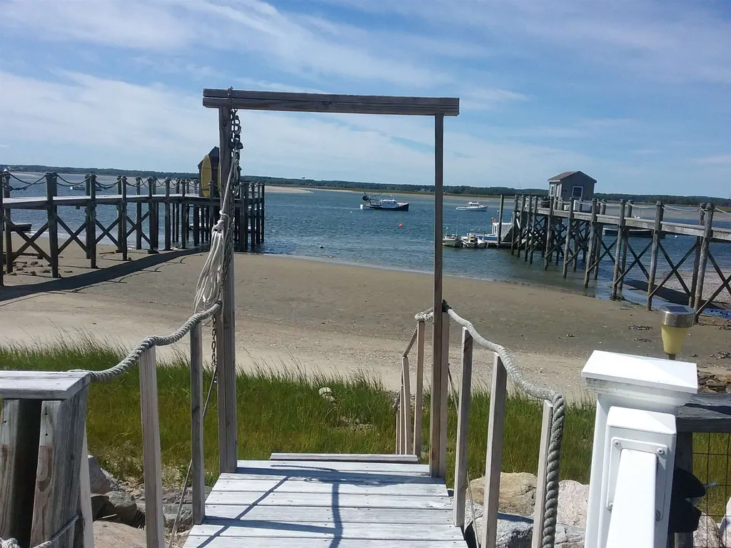 39 Harbor Road Hampton NH 03842