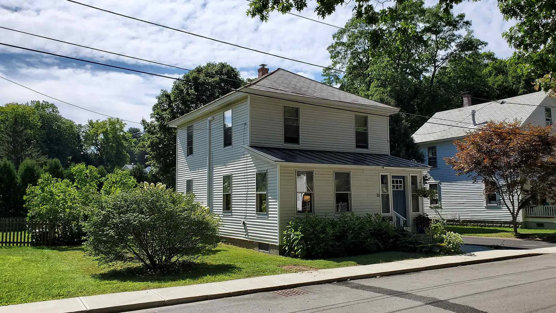16 Willow Street Brattleboro VT 05301